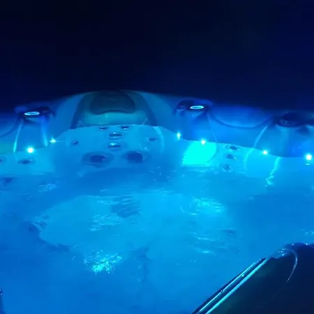Joli Appartement Avec Jacuzzi Exterieur Privatif * Pau