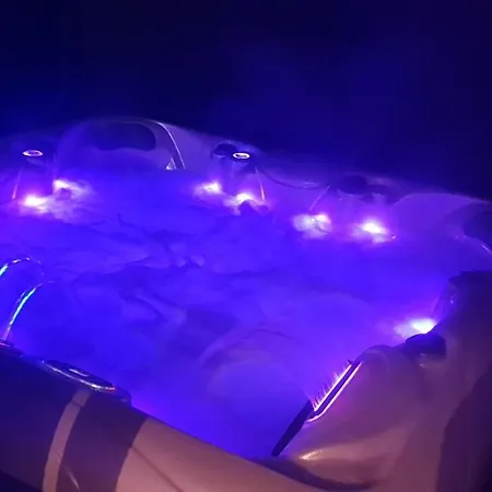 Joli Appartement Avec Jacuzzi Exterieur Privatif